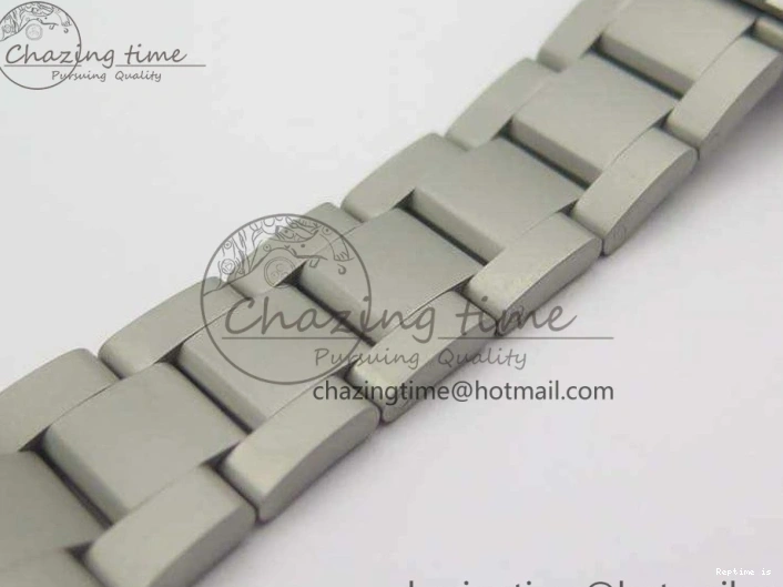 1225 Daytona Newman Sandblasted SS White Black Dial On SS Bracelet A Functional 3522